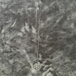 Silver snowflake necklace